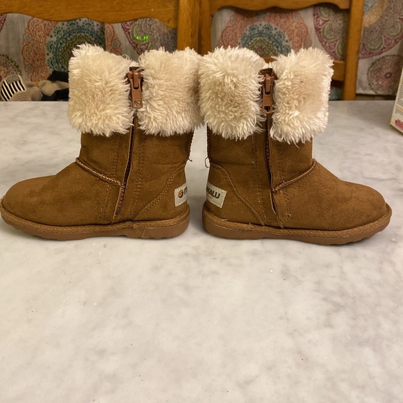 Makalu California girl’s size 8 boots like new - Picture 3 of 7